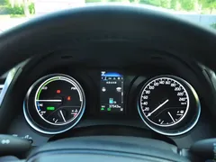 2021 Toyota Camry 2.5HGVP, белый — фото 9