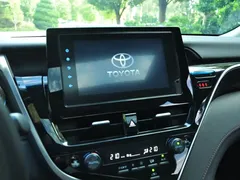 2021 Toyota Camry 2.5HGVP, белый — фото 10