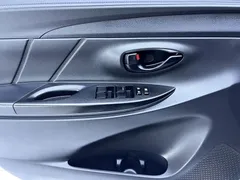 2022 Toyota Yaris L Zhixuan X 1.5L CVT Luxury Plus, белый — фото 8