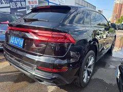 2021 Audi Q8 55 TFSI Sport, чёрный — фото 15