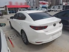 2020 Mazda 3 1.5L, белый — фото 5