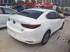 2020 Mazda 3 1.5L, белый — фото 7