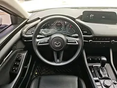 2020 Mazda 3 1.5L, белый — фото 11