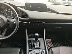 2020 Mazda 3 1.5L, белый — фото 13