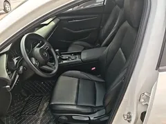 2020 Mazda 3 1.5L, белый — фото 15