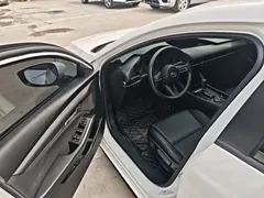 2020 Mazda 3 1.5L, белый — фото 16