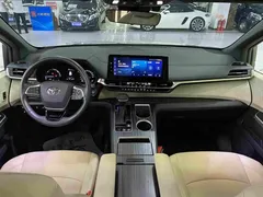2023 Toyota Granvia 2.5L Hybrid Premium VIP, белый — фото 7