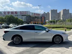2019 Toyota Avalon Hybrid 2.5L XLE Premium, белый — фото 5
