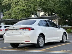 2021 Toyota Corolla 1.2T S-CVT Pioneer, белый — фото 4