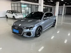 2023 Audi A3 Sportback 35 TFSI Luxury Sport — фото 1