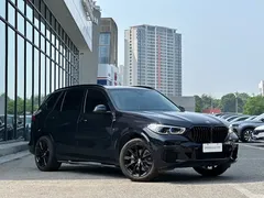 2022 BMW X5 30Li Premium M Sport Package, чёрный — фото 3