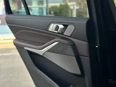 2022 BMW X5 30Li Premium M Sport Package, чёрный — фото 13
