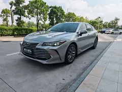 2019 Toyota Avalon Hybrid 2.5L Luxury — фото 1