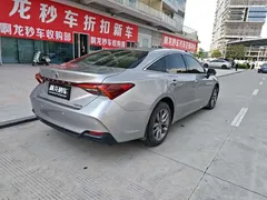 2019 Toyota Avalon Hybrid 2.5L Luxury — фото 8
