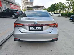 2019 Toyota Avalon Hybrid 2.5L Luxury — фото 9