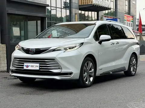 2021 Toyota Sienna 2.5L Hybrid Platinum