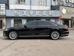2022 Audi A8L 50 TFSI quattro Comfort Collector's Edition, чёрный — фото 3