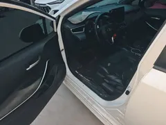 2022 Toyota Levin Hybrid 1.8H E-CVT Leading, белый — фото 12