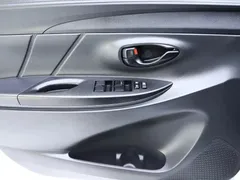 2022 Toyota Yaris L Zhixuan X 1.5L CVT Leading Plus, белый — фото 8