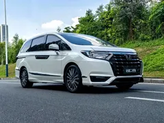 2022 Honda Elysion 2.0L e:HEV Hybrid Luxury, белый — фото 3