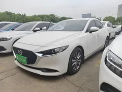 2021 Mazda 3 1.5L, белый — фото 2