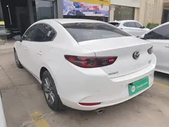 2021 Mazda 3 1.5L, белый — фото 5