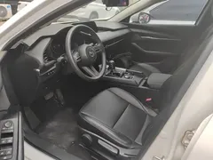 2021 Mazda 3 1.5L, белый — фото 16