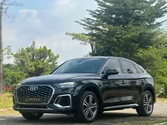 2021 Audi Q5L Sportback 40 TFSI Luxury, чёрный — фото 1