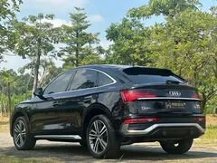 2021 Audi Q5L Sportback 40 TFSI Luxury, чёрный — фото 4