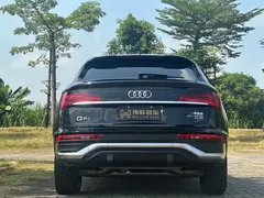 2021 Audi Q5L Sportback 40 TFSI Luxury, чёрный — фото 5