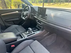 2021 Audi Q5L Sportback 40 TFSI Luxury, чёрный — фото 16