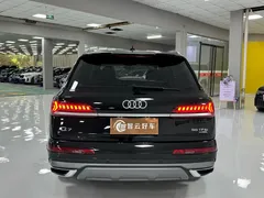 2022 Audi Q7 55 TFSI quattro S line Sport, чёрный — фото 8