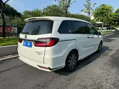 2022 Honda Odyssey 2.0L e:HEV, белый — фото 3