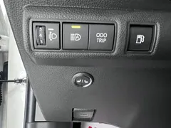 2023 Toyota Levin Hybrid 1.8L Luxury, белый — фото 17