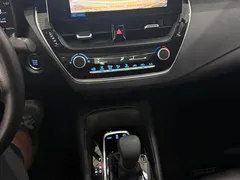 2021 Toyota Corolla 1.2T S-CVT, белый — фото 13