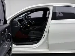 2021 Mercedes-Benz A-Class A 200 L, белый — фото 13