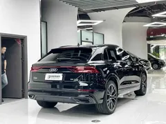 2022 Audi Q8 55 TFSI, чёрный — фото 10