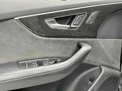 2022 Audi Q8 55 TFSI, чёрный — фото 14