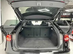 2022 Audi Q8 55 TFSI, чёрный — фото 15