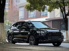 2023 Audi Q7 55 TFSI quattro S line, чёрный — фото 3
