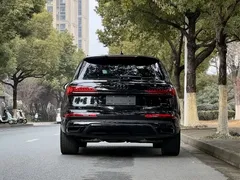 2023 Audi Q7 55 TFSI quattro S line, чёрный — фото 4