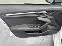 2022 Audi A3 Sportback 35 TFSI Luxury Sport, белый — фото 10