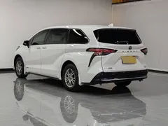 2021 Toyota Sienna 2.5L Hybrid Premium, белый — фото 4