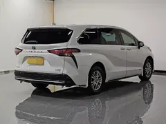 2021 Toyota Sienna 2.5L Hybrid Premium, белый — фото 6