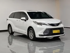 2021 Toyota Sienna 2.5L Hybrid Premium, белый — фото 7