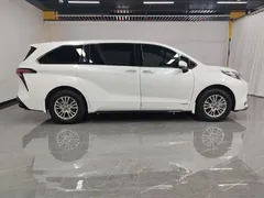 2021 Toyota Sienna 2.5L Hybrid Premium, белый — фото 8