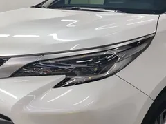 2021 Toyota Sienna 2.5L Hybrid Premium, белый — фото 9