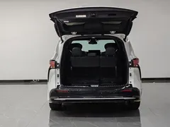 2021 Toyota Sienna 2.5L Hybrid Premium, белый — фото 16
