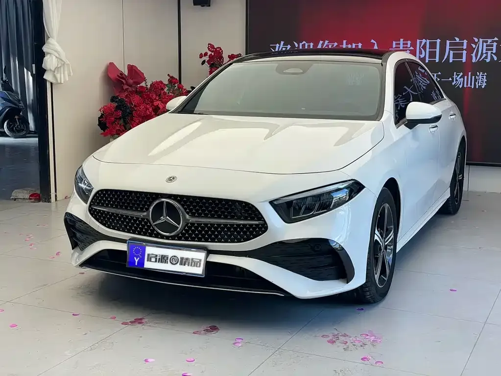 2023 Mercedes-Benz A-Class A 200 L Fashion
