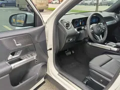 2021 Mercedes-Benz GLB 200, белый — фото 9